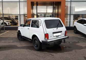 Подержанный автомобиль LADA (ВАЗ) 2121 (4x4) 2017 года (7 фото)