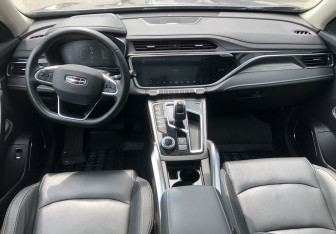 Подержанный автомобиль Geely Atlas Pro 2023 года (10 фото)