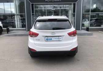 Подержанный автомобиль Hyundai ix35 2013 года (6 фото)