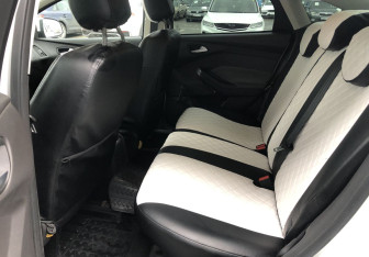 Подержанный автомобиль Ford Focus Sedan 2013 года (11 фото)