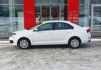 Подержанный автомобиль Skoda Rapid Liftback 2020 года (7 фото)