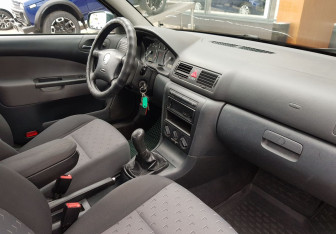 Подержанный автомобиль Skoda Octavia Liftback 2008 года (9 фото)