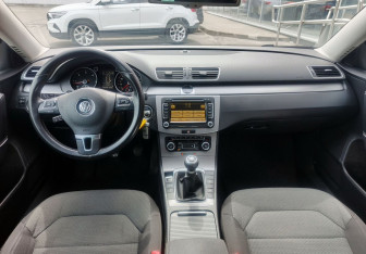Подержанный автомобиль Volkswagen Passat Wagon 2011 года (14 фото)