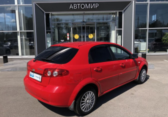 Подержанный автомобиль Chevrolet Lacetti Hatchback 2006 года (5 фото)