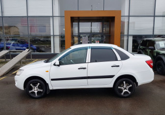 Подержанный автомобиль LADA (ВАЗ) Granta Sedan 2014 года (8 фото)