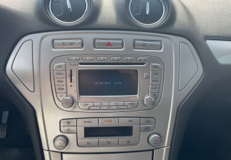 Подержанный автомобиль Ford Mondeo Sedan 2008 года (15 фото)