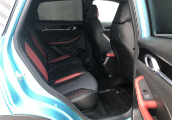 Подержанный автомобиль Geely Coolray 2023 года (11 фото)