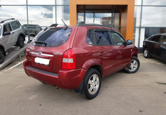 Подержанный автомобиль Hyundai Tucson 2008 года (5 фото)