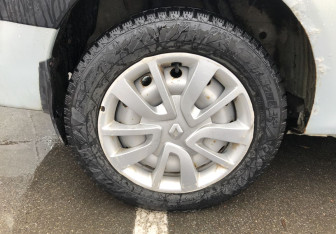 Подержанный автомобиль Renault Logan Sedan 2007 года (14 фото)