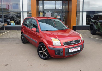 Подержанный автомобиль Ford Fusion 2007 года (3 фото)