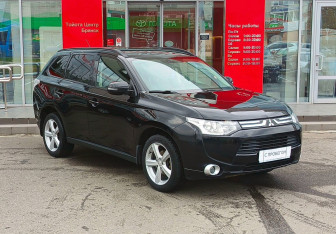 Подержанный автомобиль Mitsubishi Outlander 2013 года (3 фото)