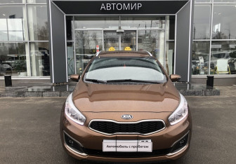 Подержанный автомобиль Kia Ceed Wagon 2016 года (2 фото)