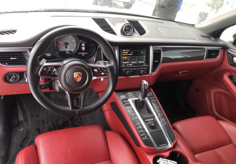 Подержанный автомобиль Porsche Macan 2014 года (11 фото)