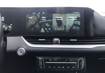 Подержанный автомобиль FAW Bestune B70 2023 года (14 фото)