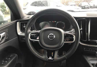 Подержанный автомобиль Volvo XC60 2018 года (12 фото)