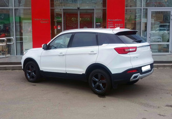 Подержанный автомобиль Lifan X70 2018 года (7 фото)