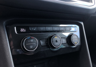 Подержанный автомобиль Volkswagen Tiguan 2019 года (17 фото)