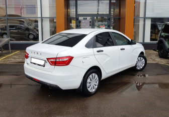 Подержанный автомобиль LADA (ВАЗ) Vesta Sedan 2016 года (5 фото)