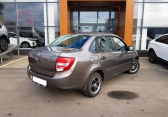 Подержанный автомобиль LADA (ВАЗ) Granta Sedan 2017 года (5 фото)