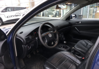 Подержанный автомобиль Volkswagen Passat Wagon 2003 года (9 фото)