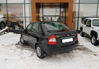 Подержанный автомобиль LADA (ВАЗ) Kalina Sedan 2010 года (7 фото)