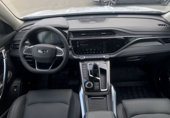 Подержанный автомобиль Geely Atlas Pro 2022 года (10 фото)