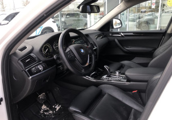 Подержанный автомобиль BMW X4 2016 года (9 фото)