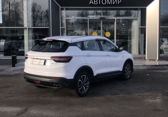 Подержанный автомобиль Geely Coolray 2023 года (5 фото)