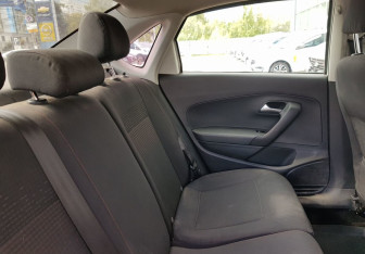 Подержанный автомобиль Volkswagen Polo Sedan 2018 года (10 фото)