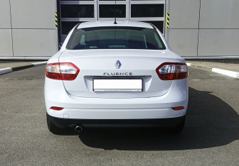 Подержанный автомобиль Renault Fluence 2013 года (6 фото)