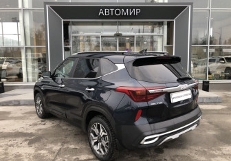 Подержанный автомобиль Kia Seltos 2022 года (7 фото)