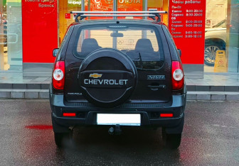 Подержанный автомобиль Chevrolet Niva 2013 года (6 фото)