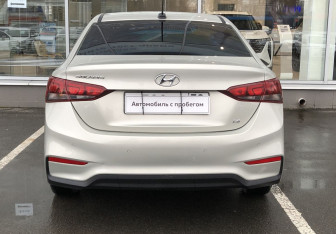 Подержанный автомобиль Hyundai Solaris Sedan 2019 года (6 фото)