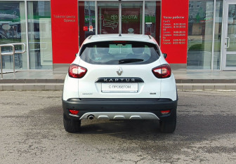 Подержанный автомобиль Renault Kaptur 2018 года (6 фото)