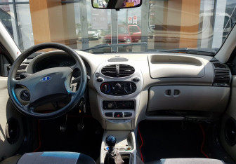 Подержанный автомобиль LADA (ВАЗ) Kalina Sedan 2006 года (11 фото)