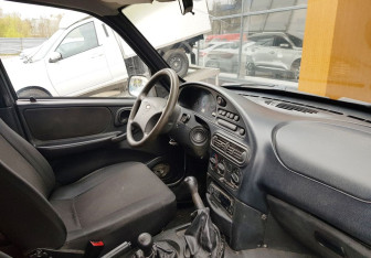 Подержанный автомобиль Chevrolet Niva 2007 года (9 фото)