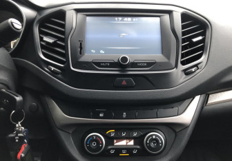 Подержанный автомобиль LADA (ВАЗ) Vesta Sedan 2016 года (14 фото)