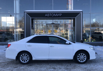 Подержанный автомобиль Toyota Camry Sedan 2013 года (4 фото)