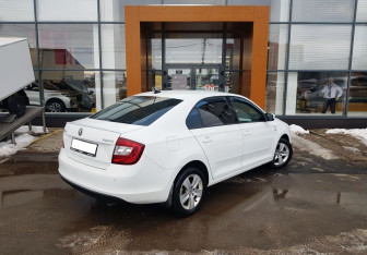Подержанный автомобиль Skoda Rapid Liftback 2017 года (5 фото)