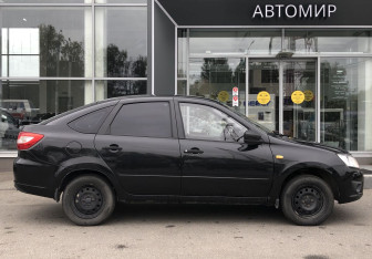 Подержанный автомобиль LADA (ВАЗ) Granta Liftback 2015 года (4 фото)