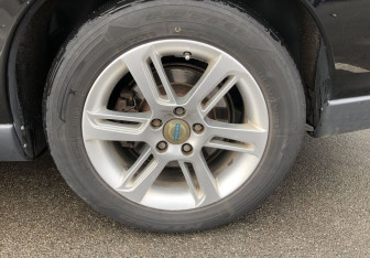 Подержанный автомобиль Volvo S60 2007 года (15 фото)