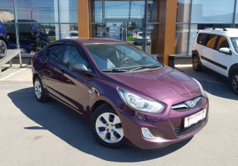 Подержанный автомобиль Hyundai Solaris Sedan 2013 года (3 фото)