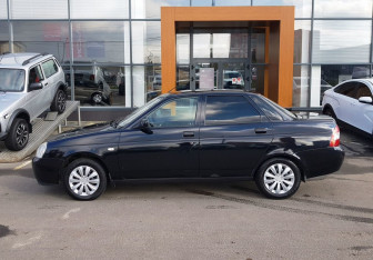Подержанный автомобиль LADA (ВАЗ) Priora Sedan 2010 года (8 фото)