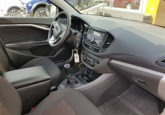 Подержанный автомобиль LADA (ВАЗ) Vesta Sedan 2019 года (9 фото)