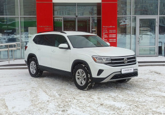 Подержанный автомобиль Volkswagen Atlas 2020 года (3 фото)