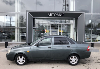 Подержанный автомобиль LADA (ВАЗ) Priora Sedan 2008 года (8 фото)