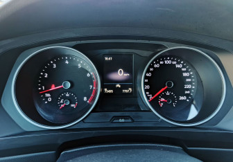 Подержанный автомобиль Volkswagen Tiguan 2021 года (13 фото)
