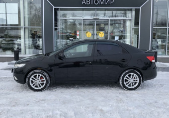 Подержанный автомобиль Kia Cerato Sedan 2011 года (8 фото)