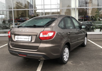 Подержанный автомобиль LADA (ВАЗ) Granta Liftback 2020 года (5 фото)