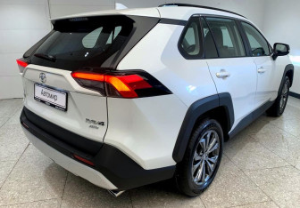 Новый Toyota RAV4 2025 (5 фото)